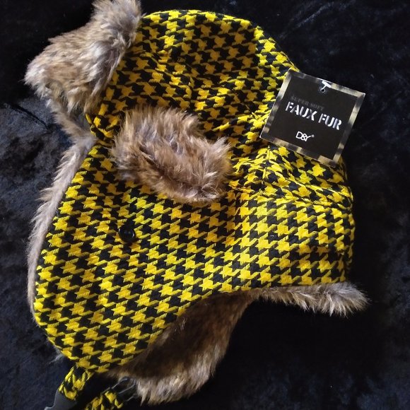 NWT D&Y Winter Trapper Hat - Picture 1 of 2
